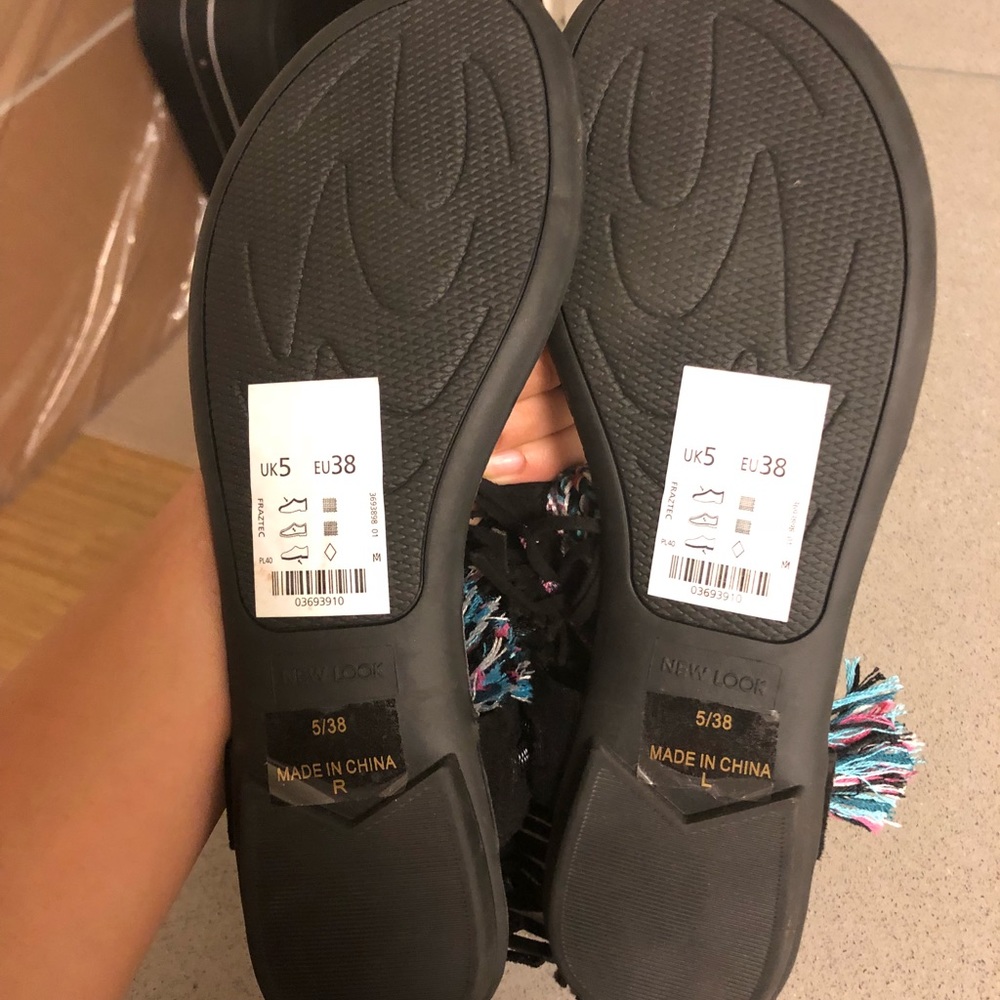 Shoes - Picture 2 of 4